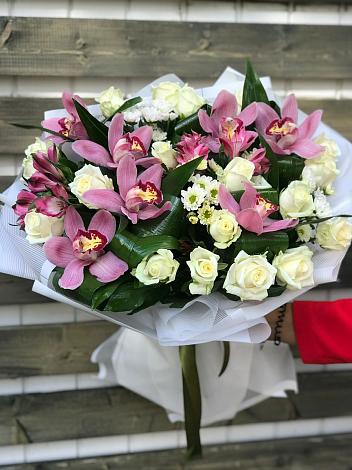 Букет цветов из: Розы и Хризантемы в Талицы