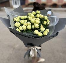 Букет Белые кустовые розы Солинеро в Талицы